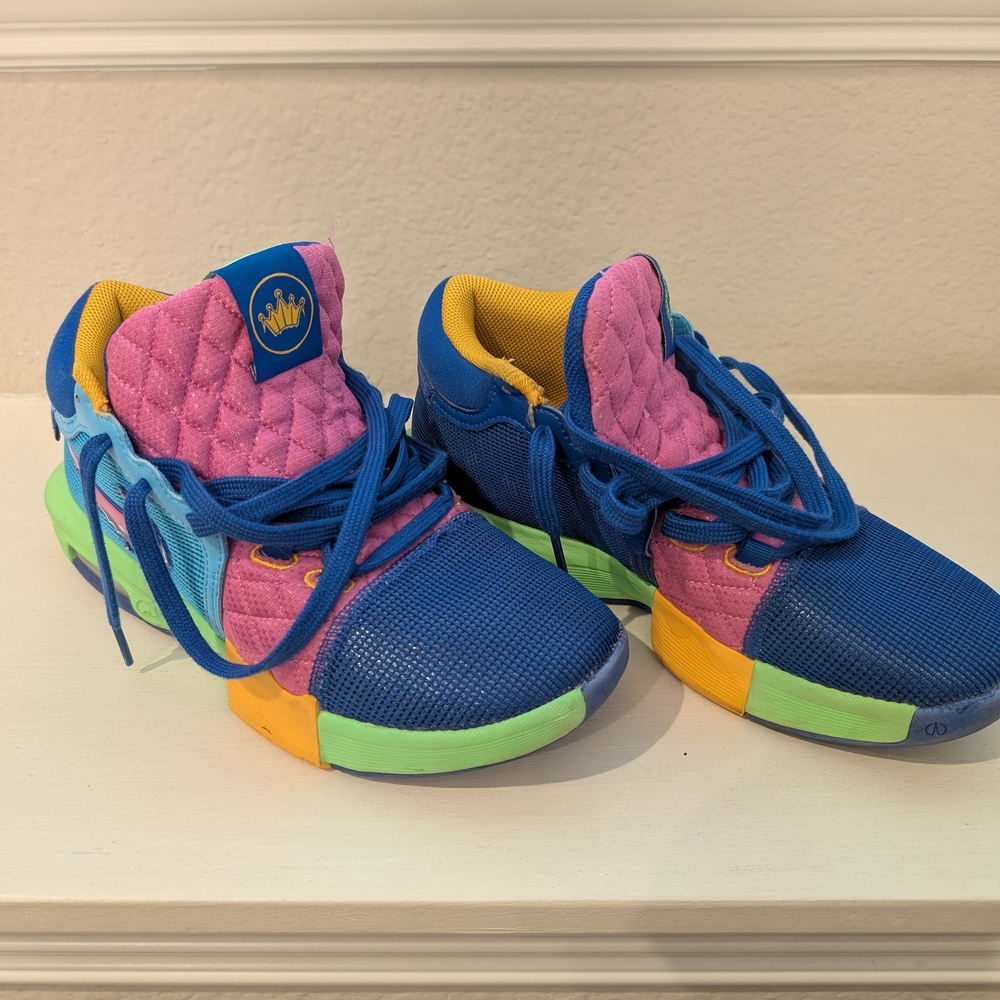 Nike LeBron Witness 8
